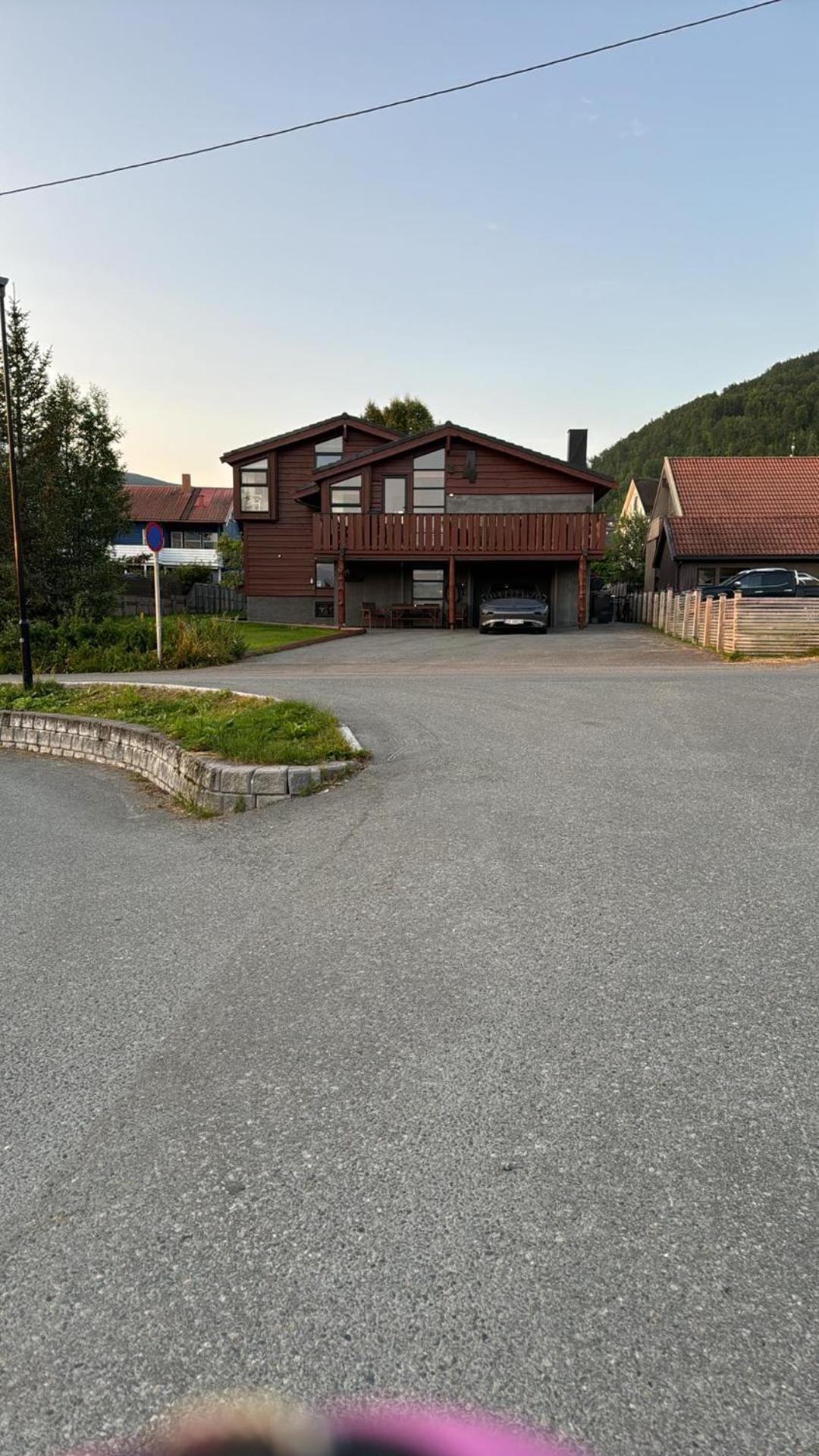 Very Centrally Located Apartment With Free Parking トロムソ エクステリア 写真
