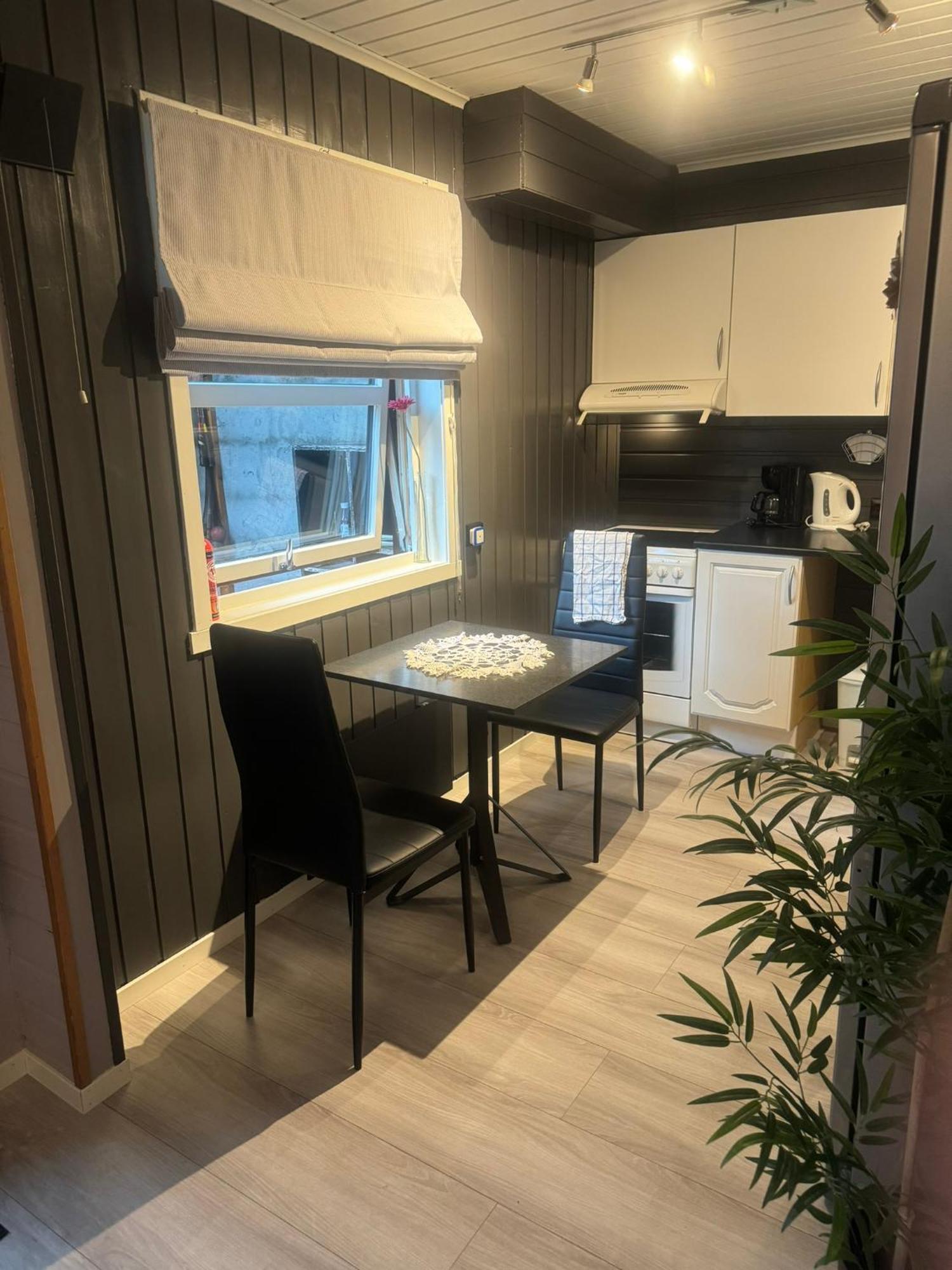 Very Centrally Located Apartment With Free Parking トロムソ エクステリア 写真